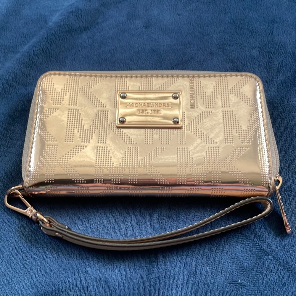 Michael Kors Rose Gold Mirror Metallic large coin/phone storage wristlet